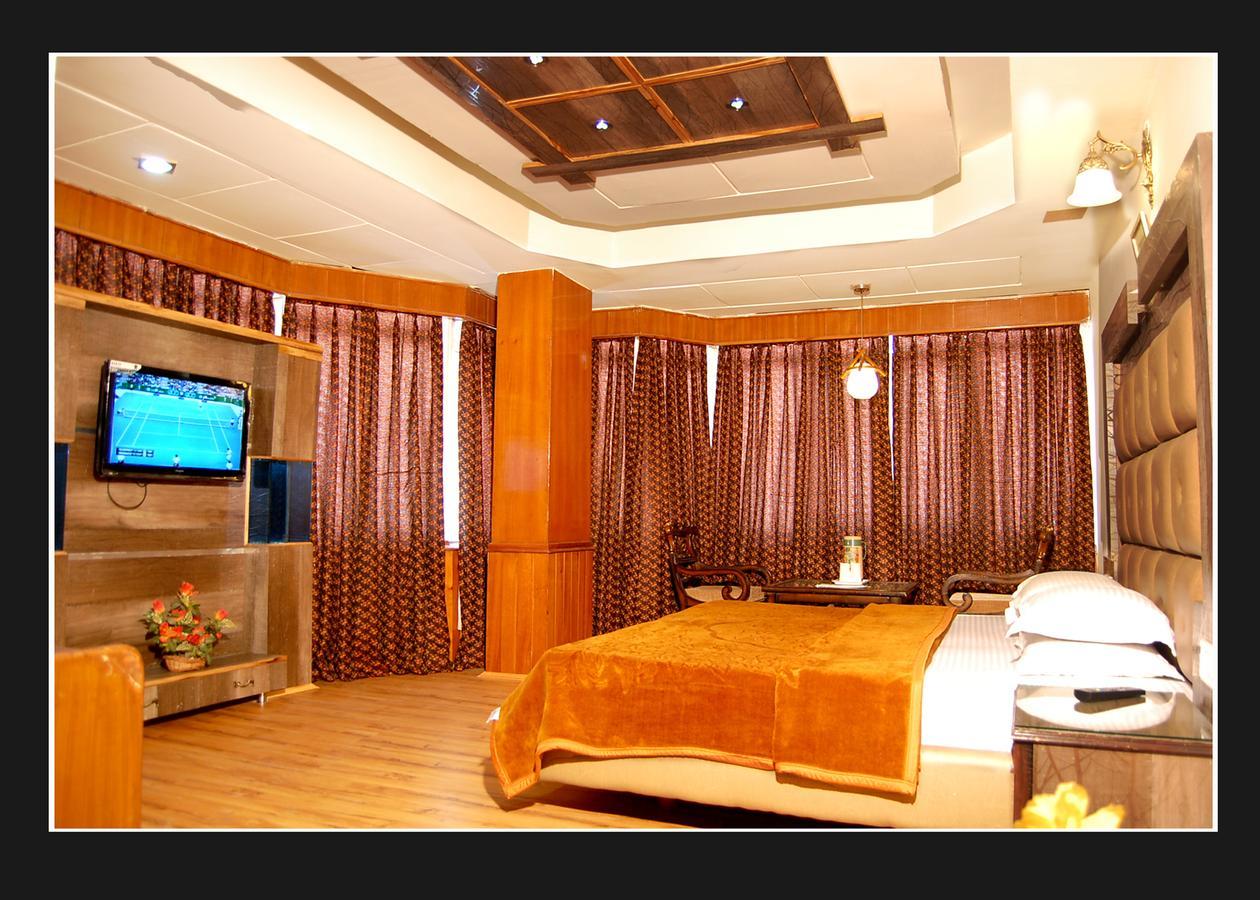 Hotel Out Town มะนาลี ภายนอก รูปภาพ